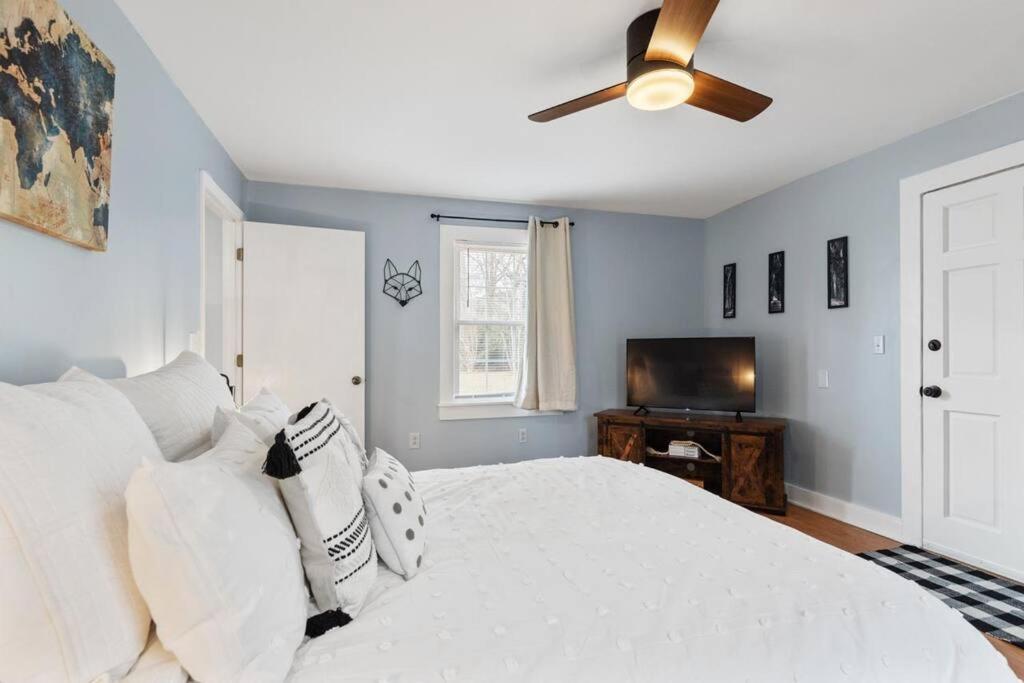 Boho Bungalow - Steps From Historic Downtown Apex Esterno foto